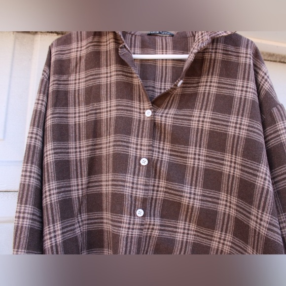SHEIN Large Flannel - Picture 4 of 6